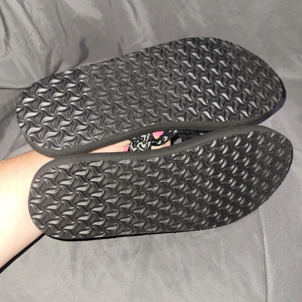 TEVA Kids Mush II Ravine Black Sandals Flip Flops Size 6 Youth